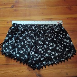 Xhilaration chiffon palm tree flutter shorts xl